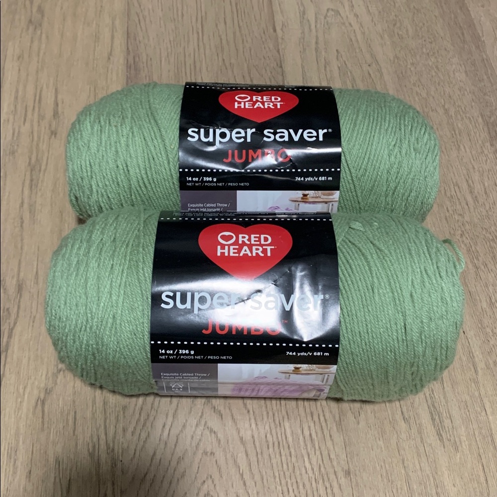 NWT Jumbo Red Heart Jumbo Yarn - Frosty Green - (2) 28oz/1488 Yards - Picture 3 of 3